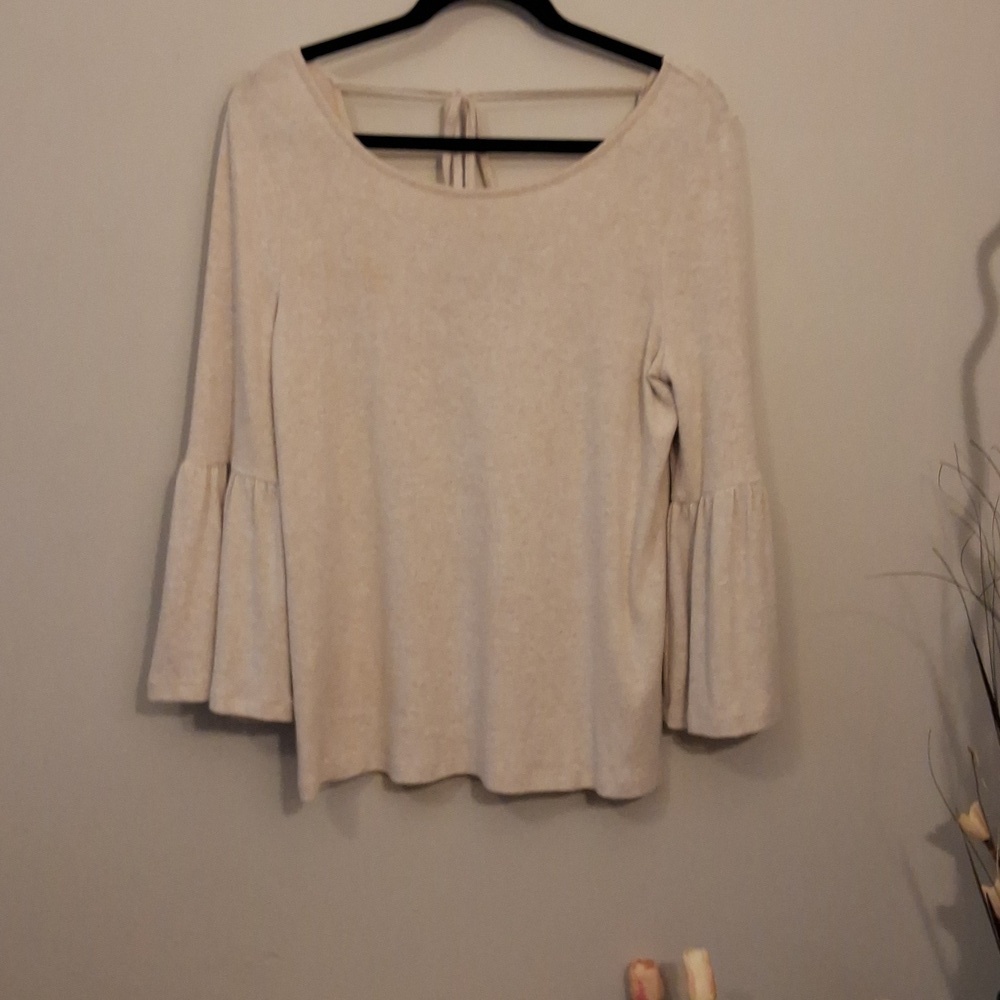 Kensie M lightweight flowy sleeve sweater